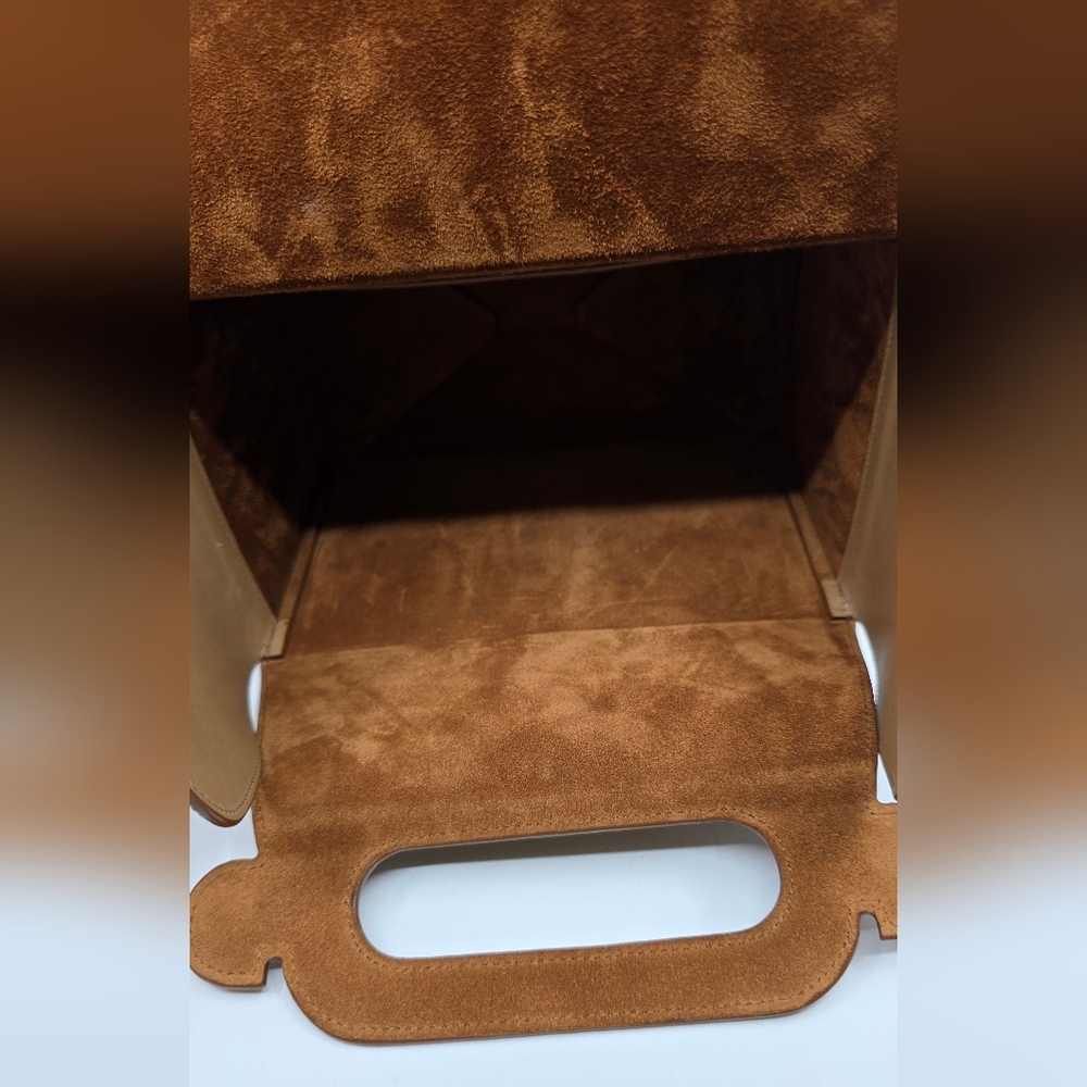 YSL Take-Away Box in Vegetable-Tanned Leather - Picture 10 of 15